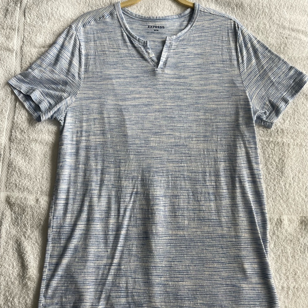 Express men’s medium short sleeve shirt